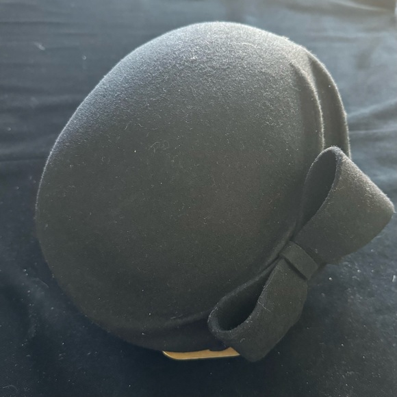 WORN ONCE - Women’s Leather Satchel & Velveteen Mary Jane Heels - Big Bows - Picture 10 of 10